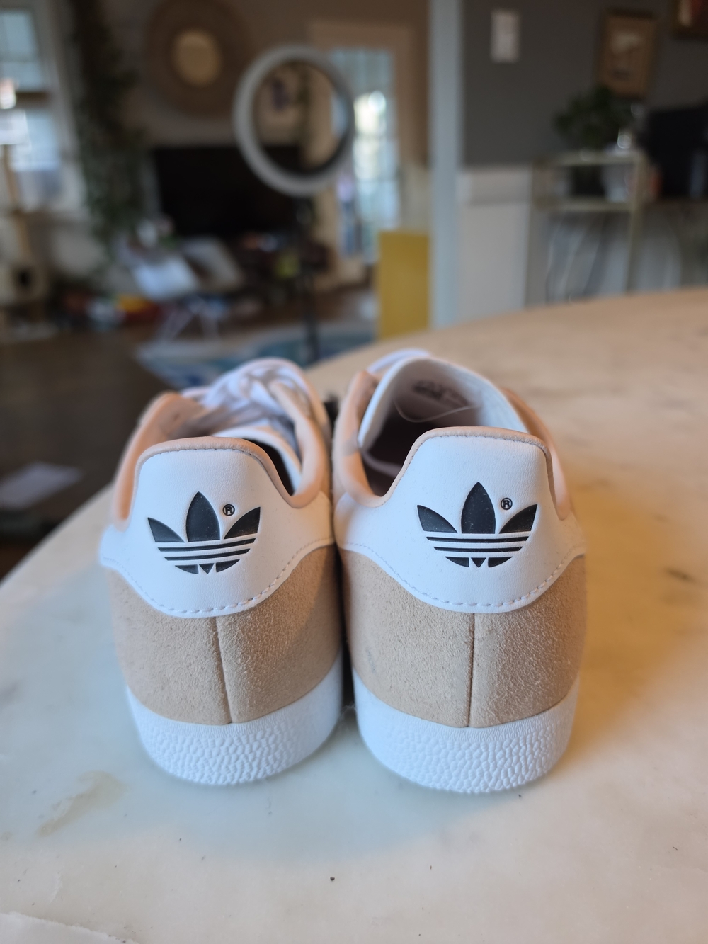 Adidas Gazelle Suede Sneakers in Cream & White Size 7 - Picture 4 of 9